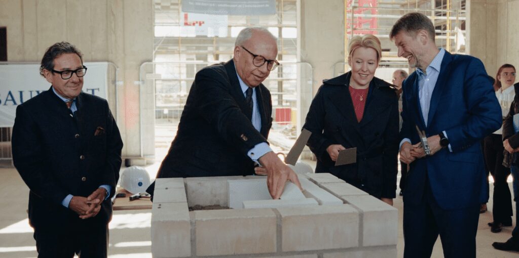 Bauwert Grundsteinlegung