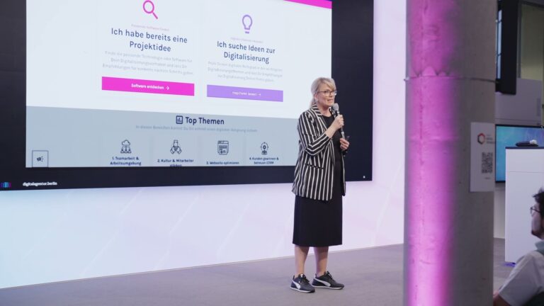Launch moment on stage at the DAB Digitalforum 2025
