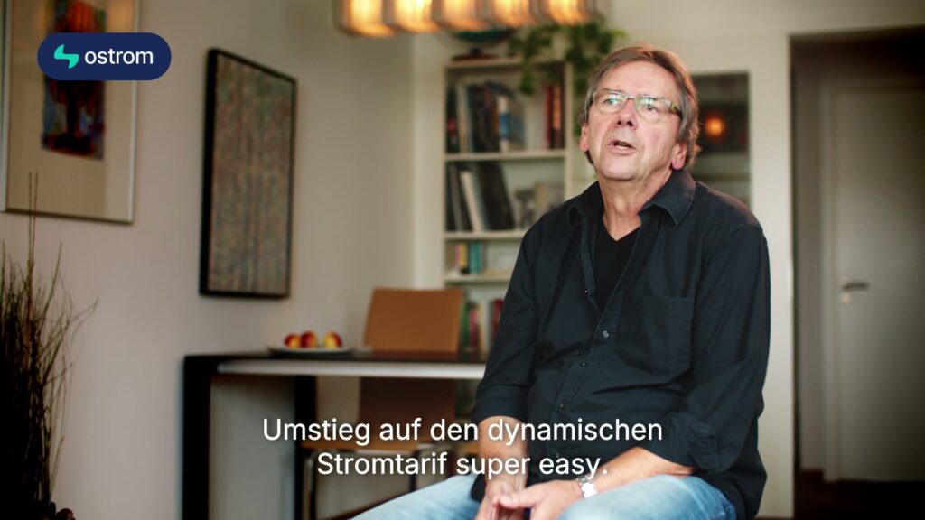 Dieter im Interview für das Ostrom-Testimonial, gedreht bei ihm zu Hause in Berlin