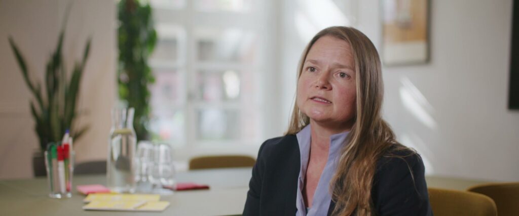Teilnehmerin der Fachtagung Qualitätsarbeit im SGB II im Interview, Eventfilm für das BMAS