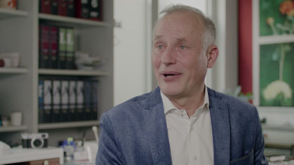 Mihai Danzke, Managing Director of Kulturplakatierung, in an interview for the Commerzbank film by ROCC Film