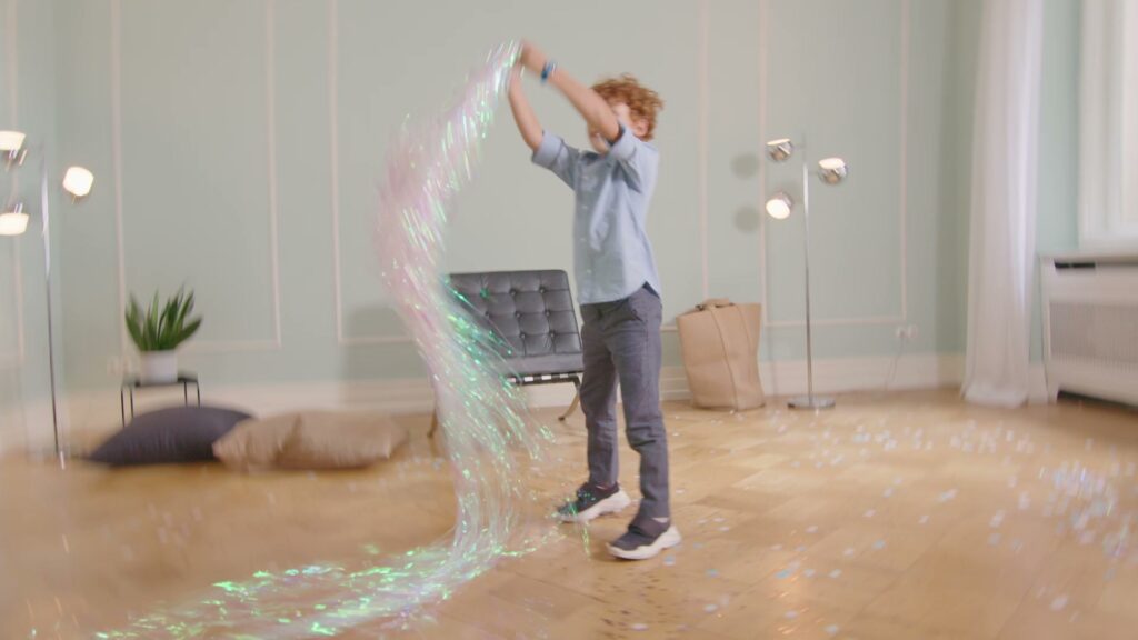 Glitzer und Bewegung im Studio, TV-Spot für die Flik-Flak-Kollektion