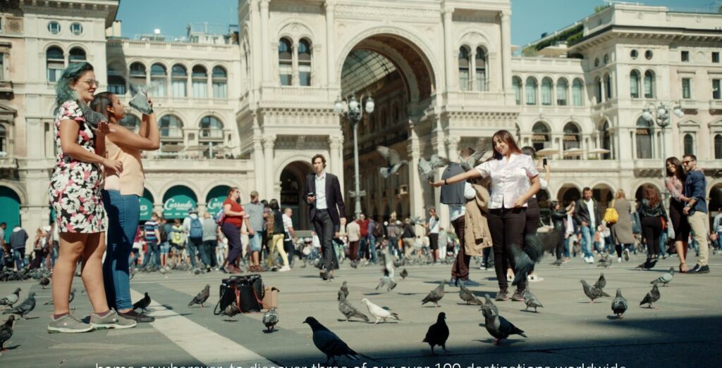 In the heart of Milan: the campaign in front of the Galleria Vittorio Emanuele